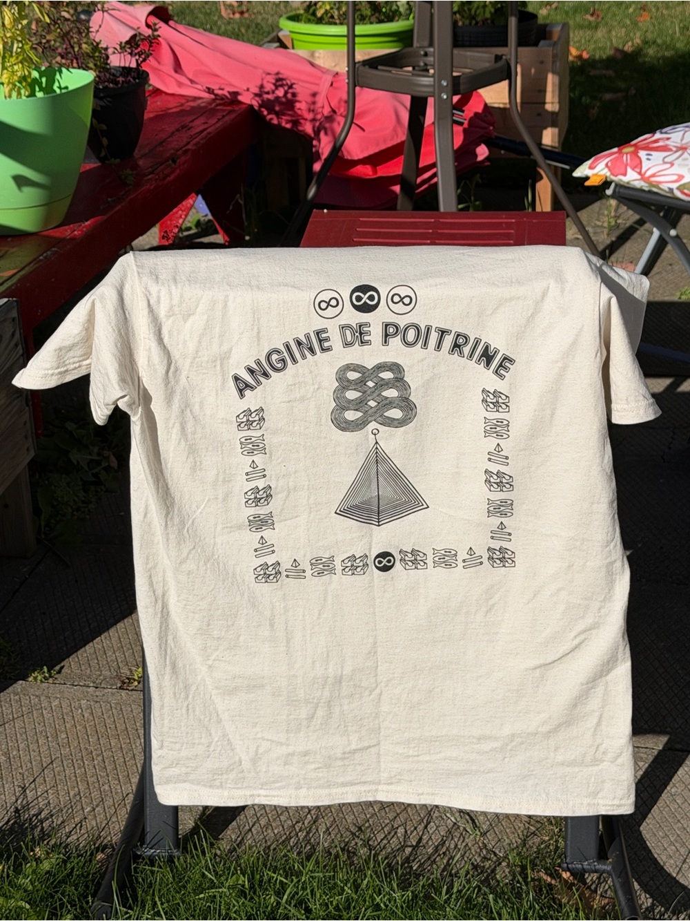 Debut original Angine De Poitrine T-Shirt in a natural cream color. Medium size